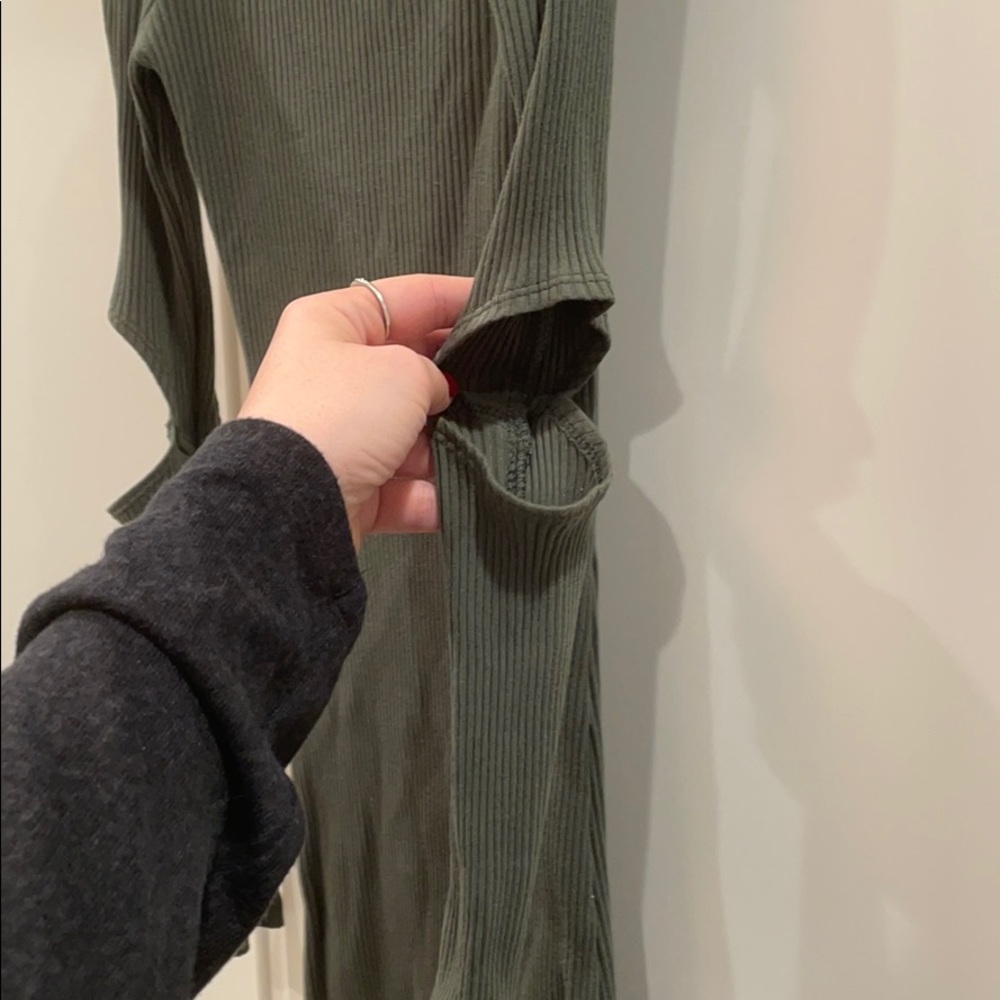 Dress - Picture 3 of 5